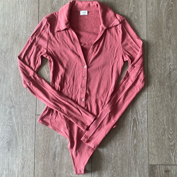 NWOT Aritzia - Wilfred bodysuit in size S - Picture 1 of 4
